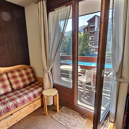 Apartment 1 Bedroom Flat, Heated Pool, Heart Of Village, Parking, Wifi Bourg-Saint-Maurice